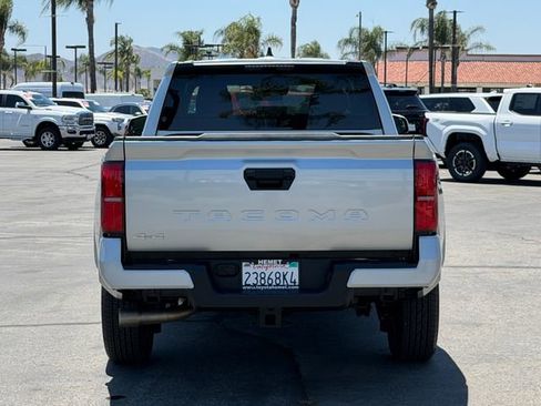 Used 2026 Toyota Tacoma SR5 AWD/4WD image 7