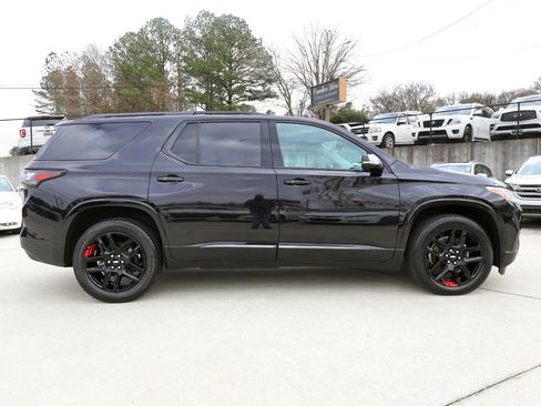 Used 2021 Chevrolet Traverse Premier w/ Redline Edition image 8