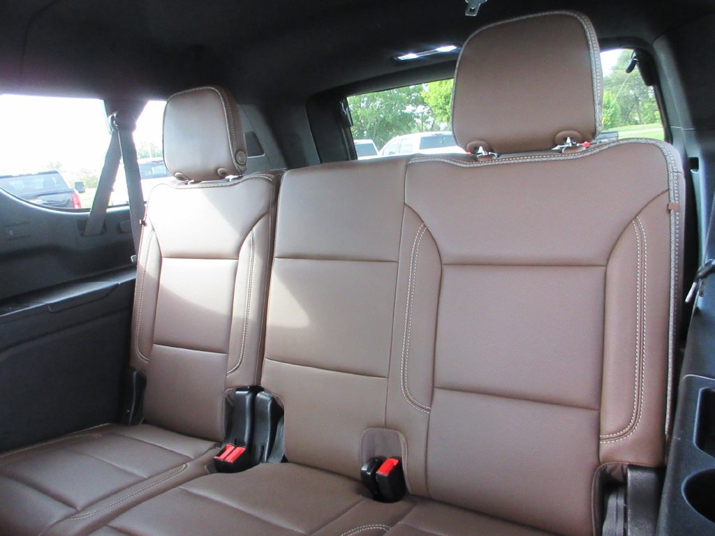 Certified 2022 Chevrolet Suburban High Country AWD/4WD image 23