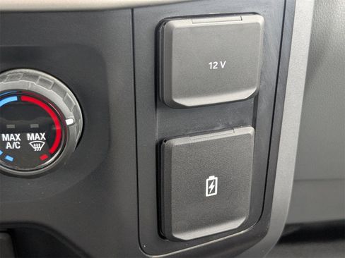 Used 2021 Ford F150 XLT image 25