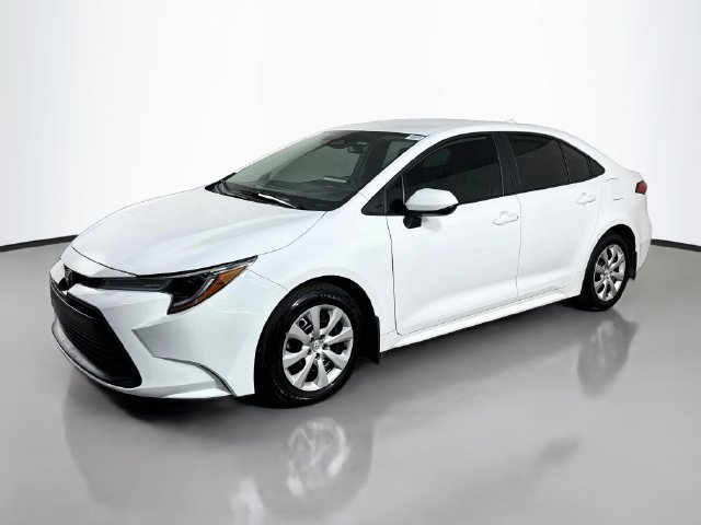 Used 2025 Toyota Corolla LE FWD image 4