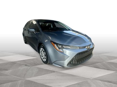 Used 2020 Toyota Corolla LE FWD image 2