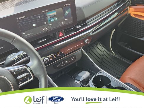 Used 2025 Kia Carnival SX Prestige FWD image 29
