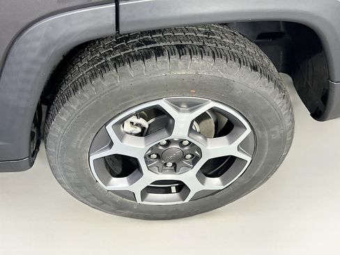 Used 2022 Jeep Compass Trailhawk w/ Trailhawk Elite Group image 32