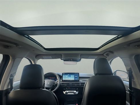 New 2026 Lincoln Corsair Premiere image 17