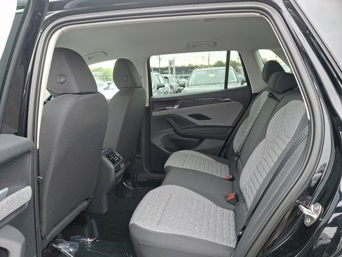 New 2025 Volkswagen Tiguan S AWD/4WD image 5