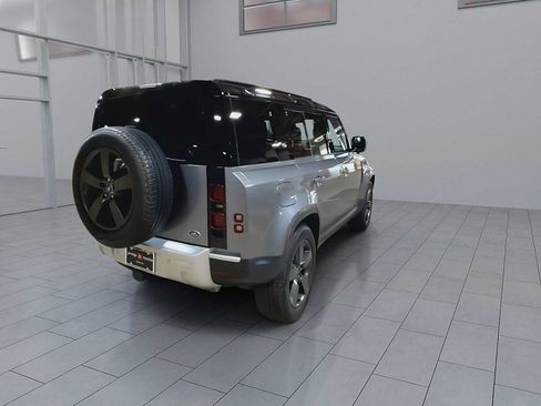 Used 2023 Land Rover Defender 110 SE AWD/4WD image 8