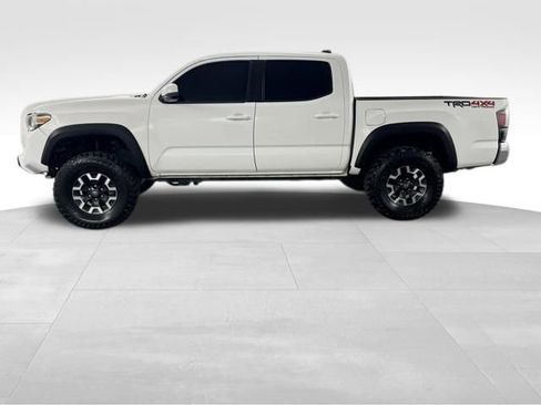 Used 2023 Toyota Tacoma TRD Off-Road AWD/4WD image 5