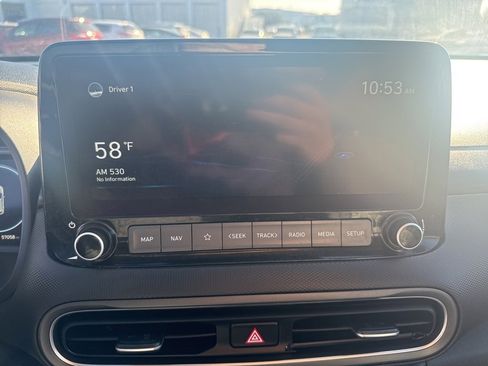 Used 2022 Hyundai Kona Limited image 15