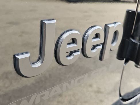 Used 2024 Jeep Wrangler Sport S image 12