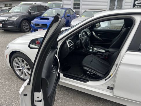 Used 2018 BMW 320i xDrive Sedan w/ Convenience Package AWD/4WD image 20