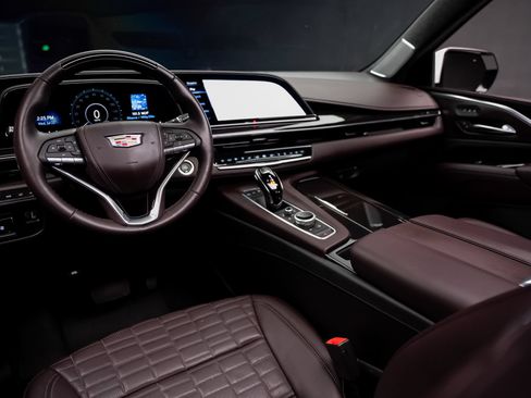 Used 2022 Cadillac Escalade ESV Premium Luxury Platinum w/ LPO, Floor Liner Package AWD/4WD image 2