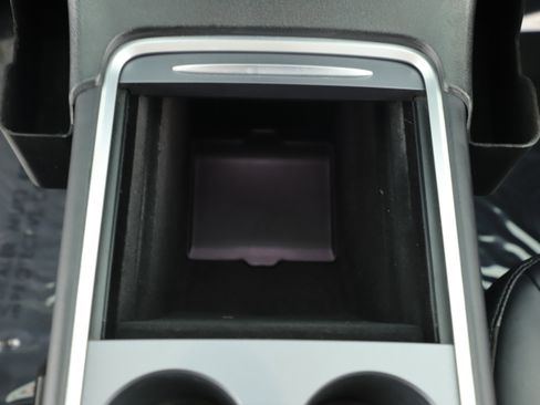 Used 2021 Tesla Model Y Performance image 6