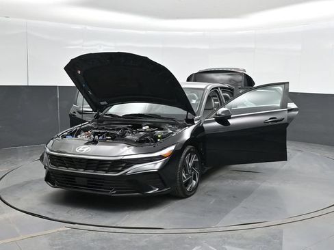 Used 2024 Hyundai Elantra Limited FWD image 57