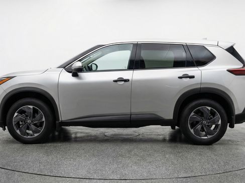 Used 2025 Nissan Rogue SV AWD/4WD image 5