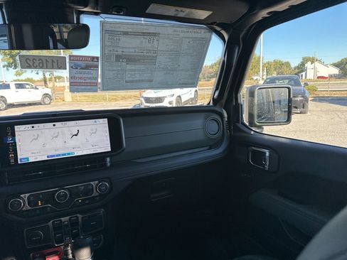 New 2025 Jeep Gladiator Mojave image 50