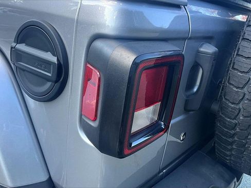 Used 2018 Jeep Wrangler Unlimited Sahara w/ Dual Top Group image 21