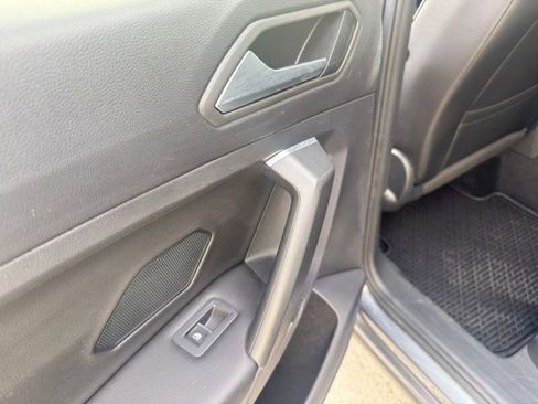 Used 2021 Volkswagen Tiguan SE R-Line image 20