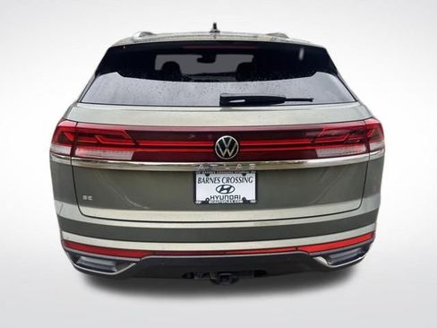 Used 2025 Volkswagen Atlas Cross Sport SE FWD image 4