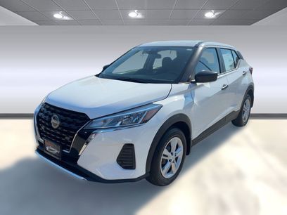 New 2025 Nissan Kicks S