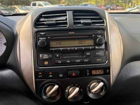 Used 2005 Toyota RAV4 4WD image 22