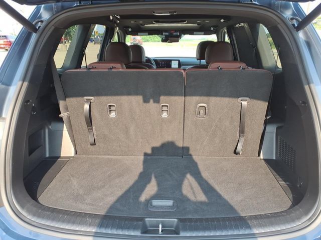 Used 2024 Kia Telluride EX w/ EX Captain's Chair Package FWD image 24