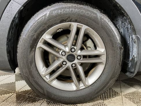 Used 2017 Hyundai Santa Fe Sport image 9