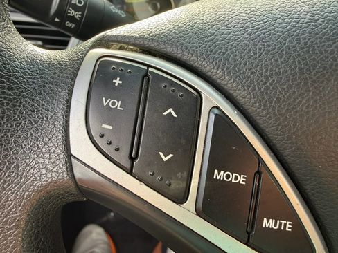 Used 2011 Hyundai Elantra GLS w/ Preferred Equipment Pkg 3 FWD image 13