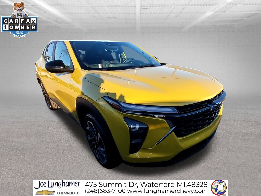 Certified 2025 Chevrolet Trax RS w/ Driver Confidence Package FWD image 2