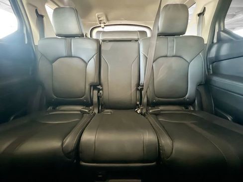 Used 2025 Honda Pilot EX-L image 26