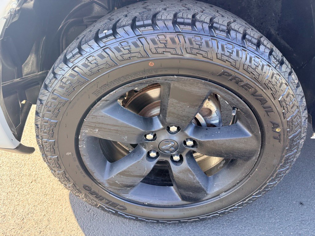 Used 2018 RAM 1500 Express w/ Express Value Package AWD/4WD image 12
