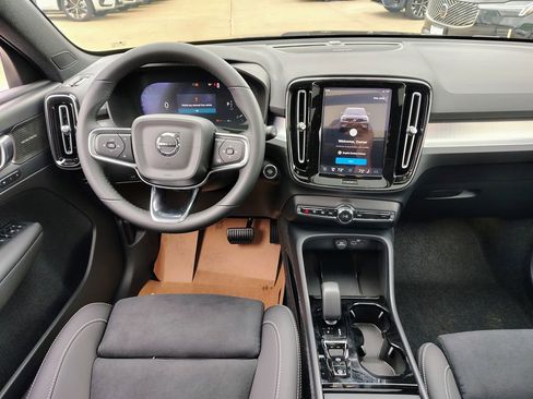 New 2026 Volvo XC40 B5 Ultra w/ Climate Package AWD/4WD image 27