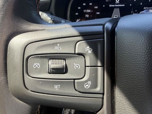Used 2023 GMC Yukon AT4 w/ AT4 Premium Package AWD/4WD image 18