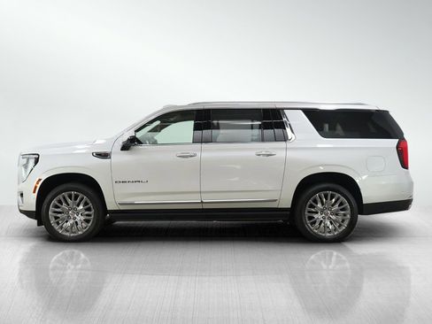 Used 2025 GMC Yukon XL Denali w/ Denali Reserve Package AWD/4WD image 2
