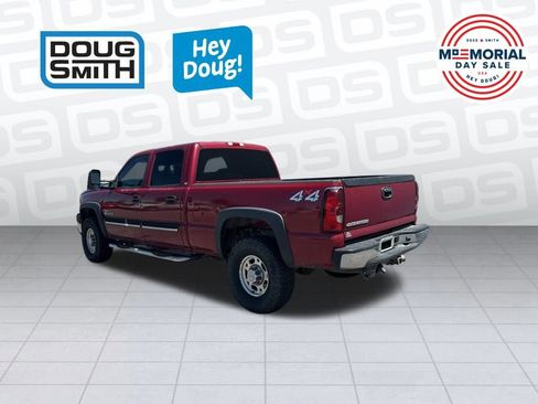 Used 2006 Chevrolet Silverado 2500 LT w/ Heavy-Duty Power Package AWD/4WD image 4