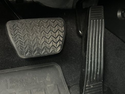 Used 2023 Toyota Sienna Platinum image 43