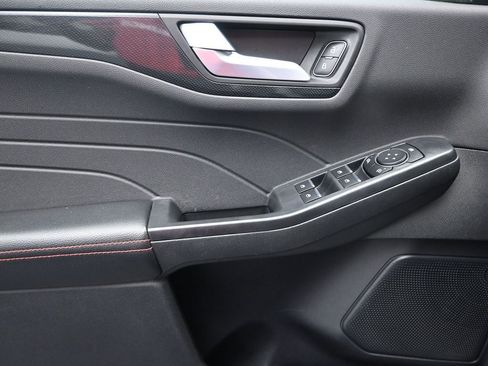 Used 2025 Ford Escape ST-Line image 18