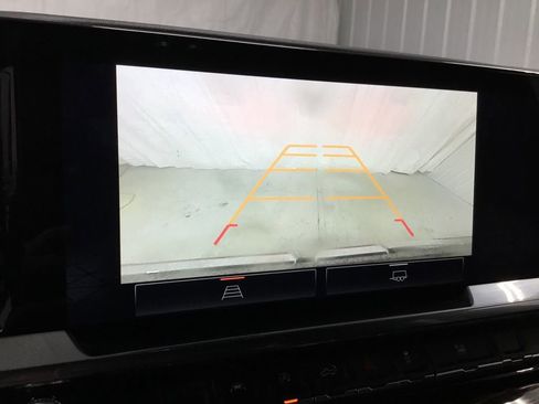 Used 2022 GMC Sierra 1500 Elevation image 24