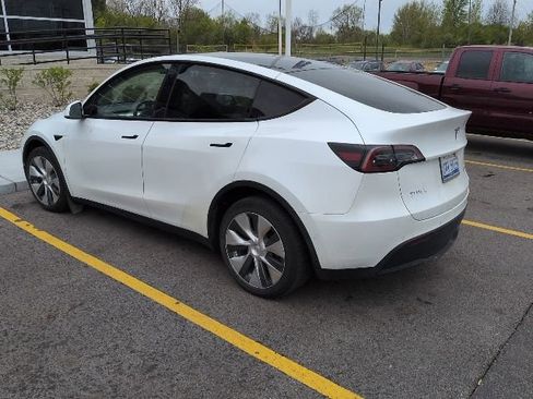 Used 2022 Tesla Model Y Long Range AWD/4WD image 6