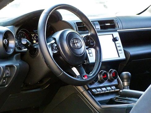 Used 2025 Toyota GR86 Premium w/ Performance Package RWD image 25