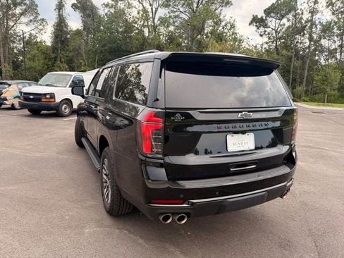 Used 2025 Chevrolet Suburban Z71 AWD/4WD image 3