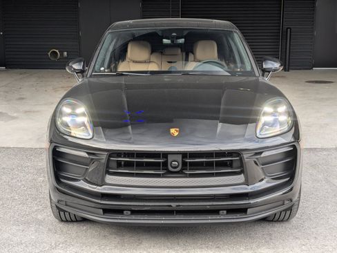 Certified 2026 Porsche Macan AWD/4WD image 6