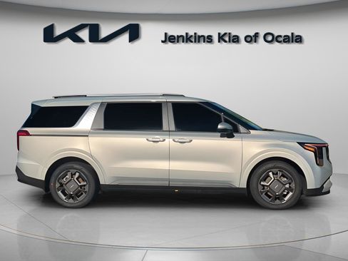 New 2026 Kia Carnival EX image 5