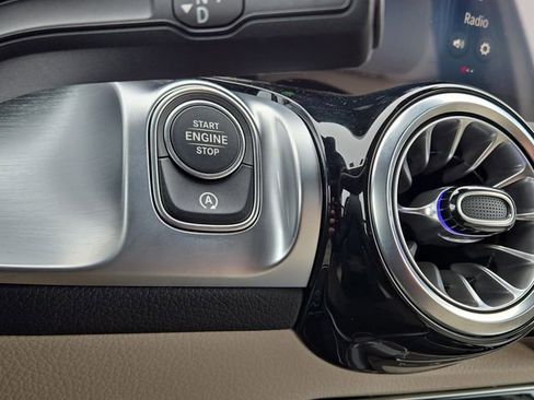 New 2026 Mercedes-Benz GLB 250 4MATIC image 11