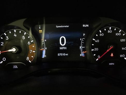 Used 2024 Jeep Compass Trailhawk AWD/4WD image 28