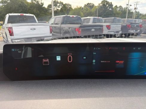 Used 2025 Ford Expedition Active RWD image 29