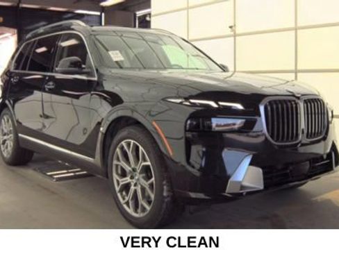 Used 2024 BMW X7 xDrive40i w/ Premium Package image 4