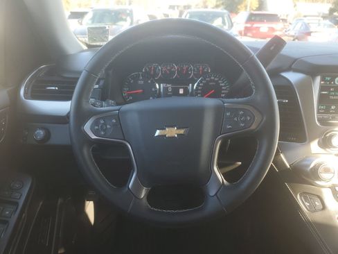 Used 2019 Chevrolet Suburban LT image 11