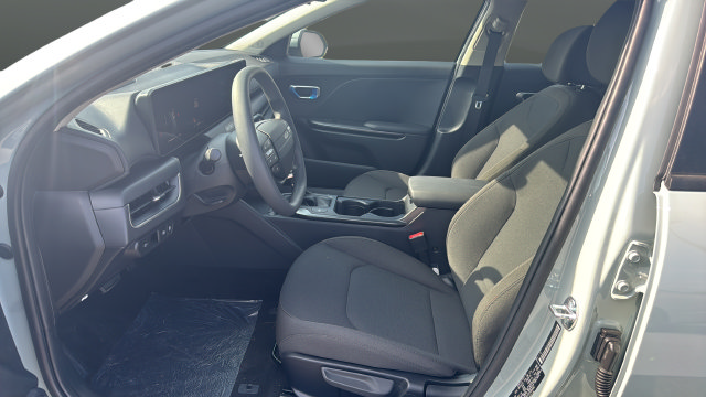 New 2026 Kia K4 FWD image 10