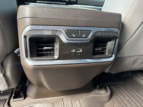 Used 2024 GMC Sierra 1500 SLT w/ SLT Premium Plus Package AWD/4WD image 33